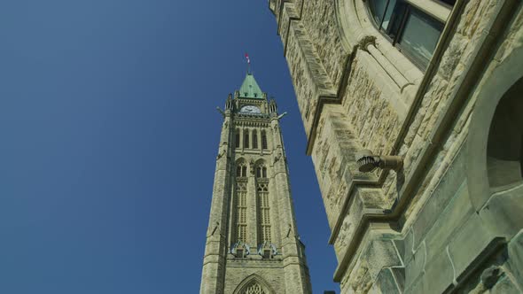 Low angle view of the Peace Tower, in Ottawa alt