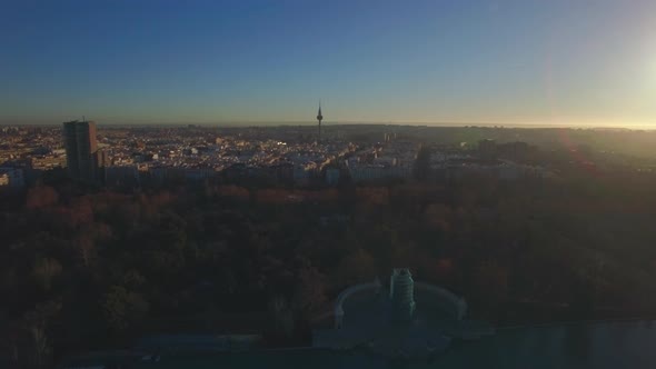 Aerial scene of Madrid with Buen Retiro Park in winter morning, Spain alt