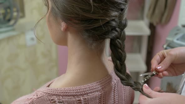 Hands of Hairstyist Braid alt