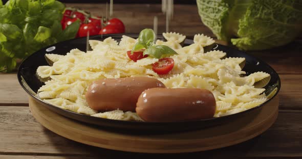 Ready-made Pasta Dish With Sausage alt