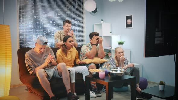 Guy in a Cap Made a Bet on Sports and Won Out Money alt