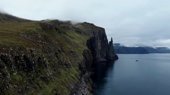 Sliding Camera of Trollkonufingur, Witch's Finger in Faroe Islands