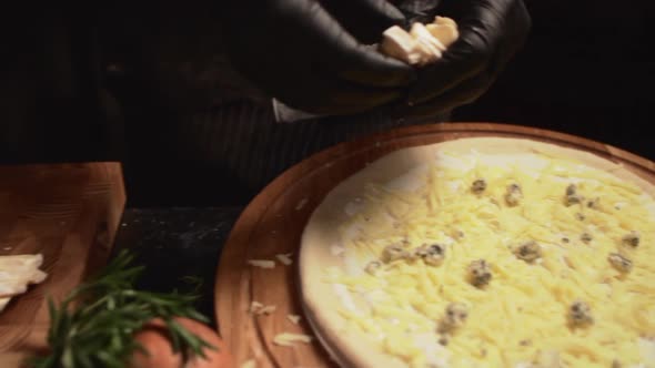 The Chef Prepares Pizza alt