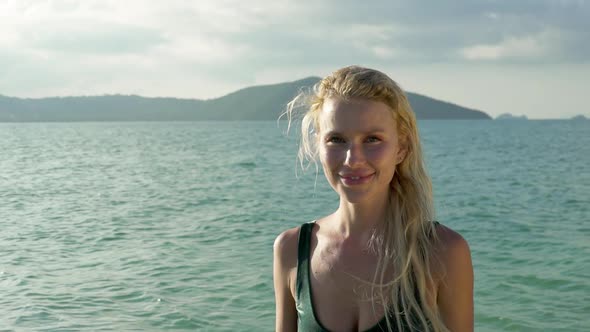 Model with Beautiful Smile Thailand alt