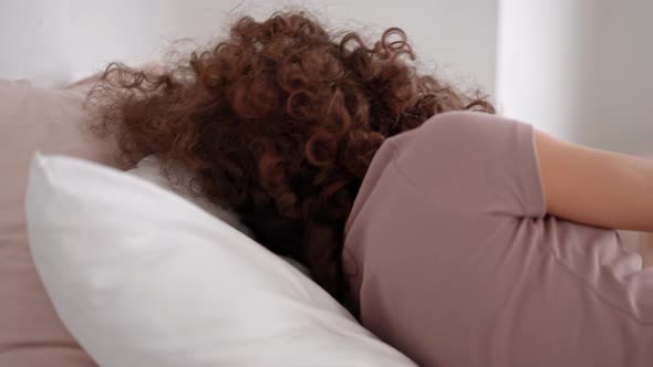 Portrait Female Wake Up Use Mobile in Bed alt