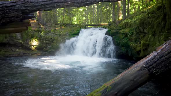 Aerial shot of the beautiful White Horse Falls in Oregon, USA. alt