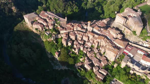Aerial View Old Town Sorano, Province of Grosseto, Southern Tuscany, Italy alt