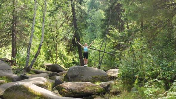 Yoga in Nature in the Forest alt