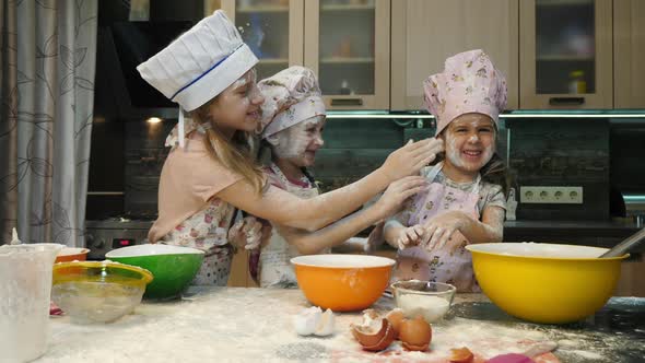Playing with flour in the kitchen alt