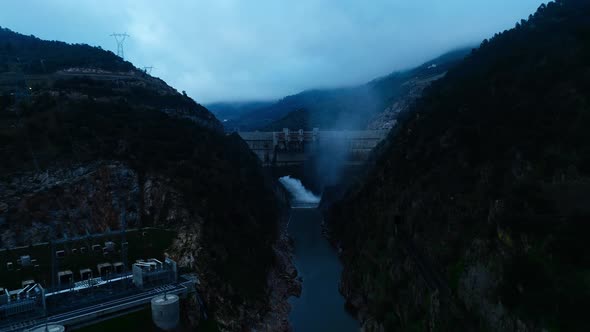 Tua Village and Hydroelectric Power Station. Portugal alt