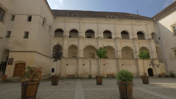 Building with corridors alt