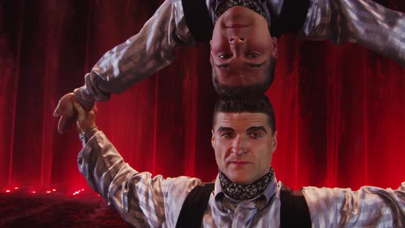 Head balancing in the circus alt