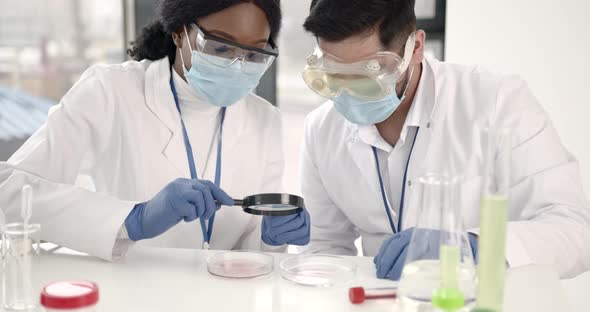 Researchers Creating Vaccine for Covid19 in a Lab alt