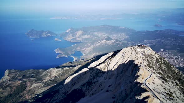 Drone view on world famous paragliding spot in Oludeniz, Fethiye, Turkey alt