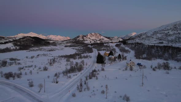 Icy dreamy Norwegian landscape during polar night season in Northern Norway - Scandinavia - Bo I Ves alt