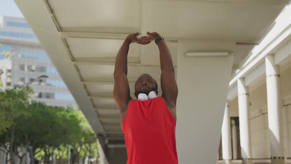 Man exercising in an urban setting alt