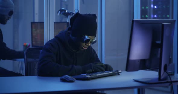 Hackers Breaking Into a Data Center alt