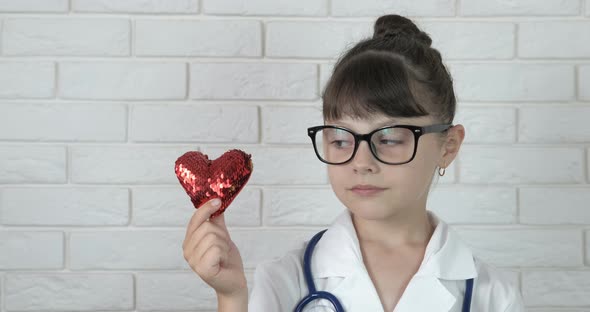 Playing Doctor Game alt