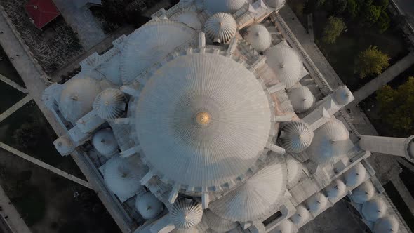 Aerial view of Suleymaniye Mosque in Fatih, Istanbul, Turkey alt