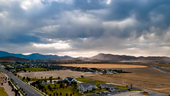 Sudden windstorm and cloudburst in this dramatic aerial hyperlapse alt