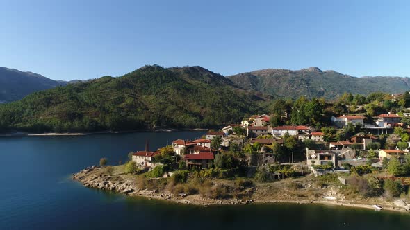 Residential Buildings in Highlands in Portugal alt