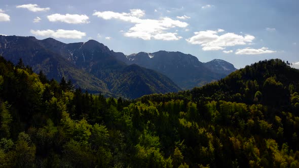 Beautiful view on the Mountains alt