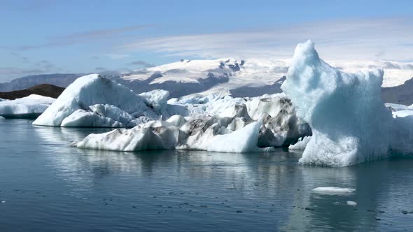 Beautiful View of Jokulsarlon Lagoon Icebergs in Summser Season Iceland alt