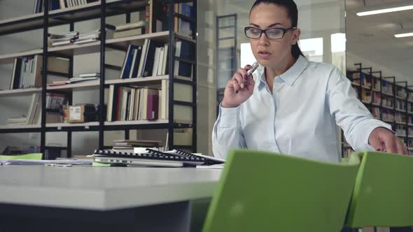 Young journalist at work alt