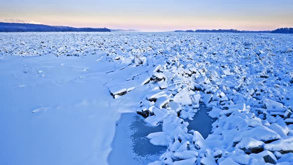 Ice jam on the Vistula River, Plock, Poland, 2020-02-18 alt