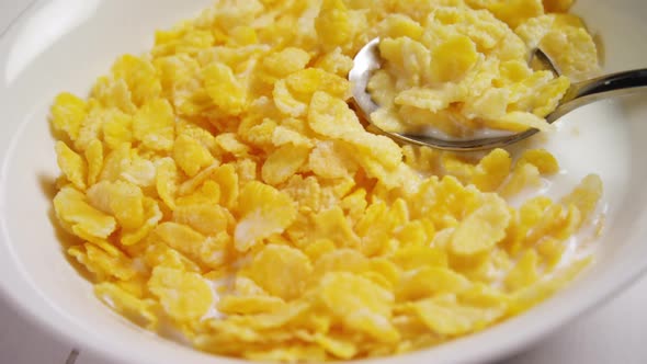 Wheaties cereal in bowl 4k alt