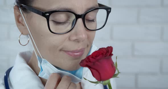 Doctor with Love Symbol alt