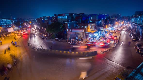Night Cars Traffic on the Central Streets of Mumbai alt