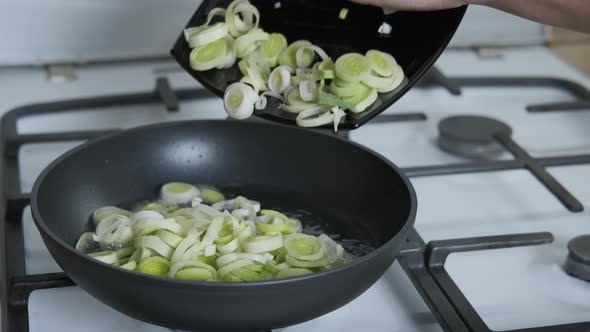 Lettuce in the fry pan. alt