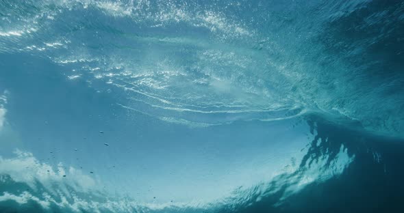 Viewing the barrel of a wave from under the surface alt