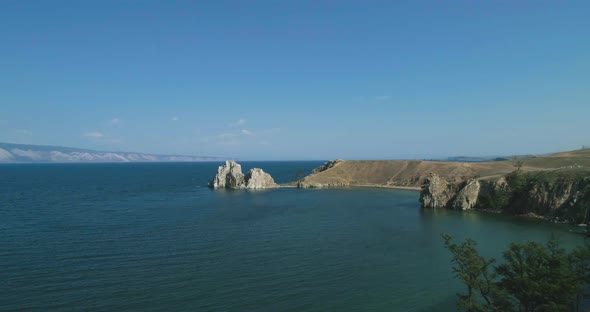 Baikal Lake in summer. View of the natural landmark of Olkhon Island, Shamanka Rock alt