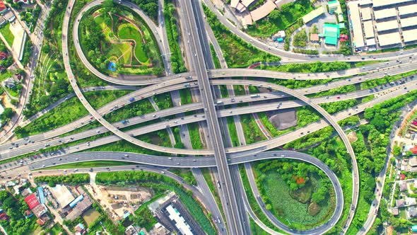 4K : Aerial view and top view of traffic on city. alt