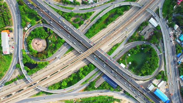 4K : Aerial view and top view of traffic on city. alt