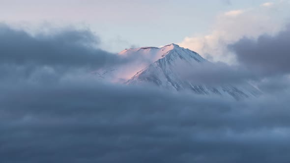 Timelapse Fuji Mountain Over Cloud