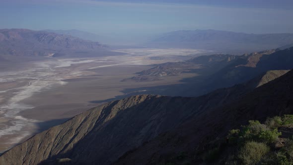 Hills surrounding the Badwater Basin alt