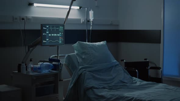 Modern Hospital Ward with Comfortable Empty Bed alt