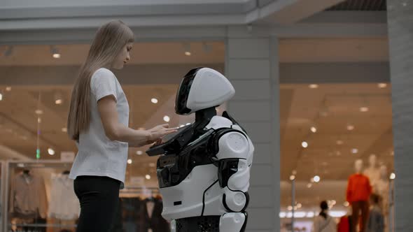The Robot Looks at the Girl alt