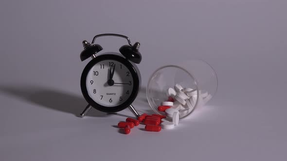 Medicine Time - 4K alt