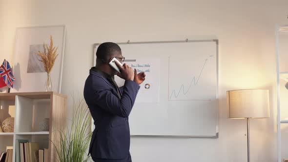 Business Opportunity Sale Growth Man Phone Office alt