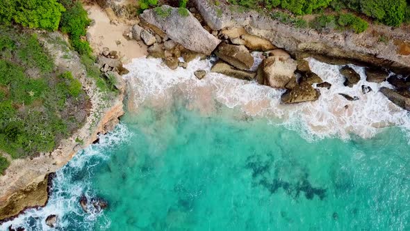 Static overhead view of a hidden paradisiacal beach in Westpunt, Curacao, Dutch Caribbean island alt