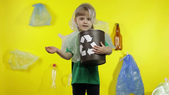 Girl Activist Free Up From Plastic Packages on Her Neck and Head. Plastic Pollution. Save Ecology alt