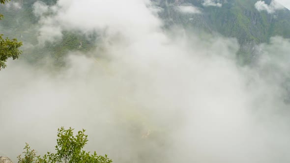 Machu Picchu in the Clouds alt
