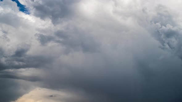 Rain clouds, time-lapse alt