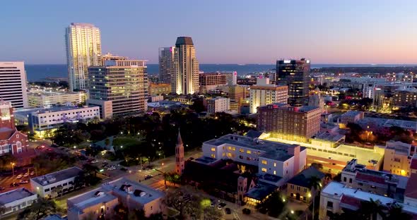 4K Aerial Video of Flying in Downtown St Petersburg, FL alt