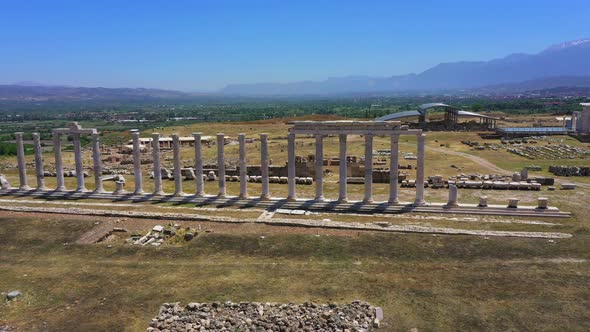 The ancient city Laodicea on the Lycus. alt