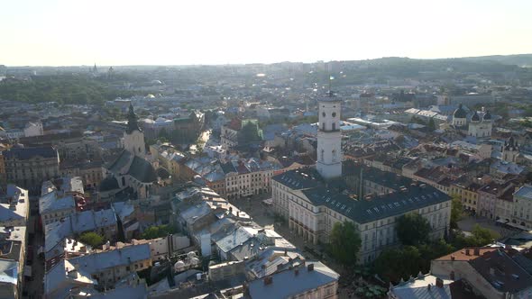City Hall with Clock Tower at the Lviv City Center alt